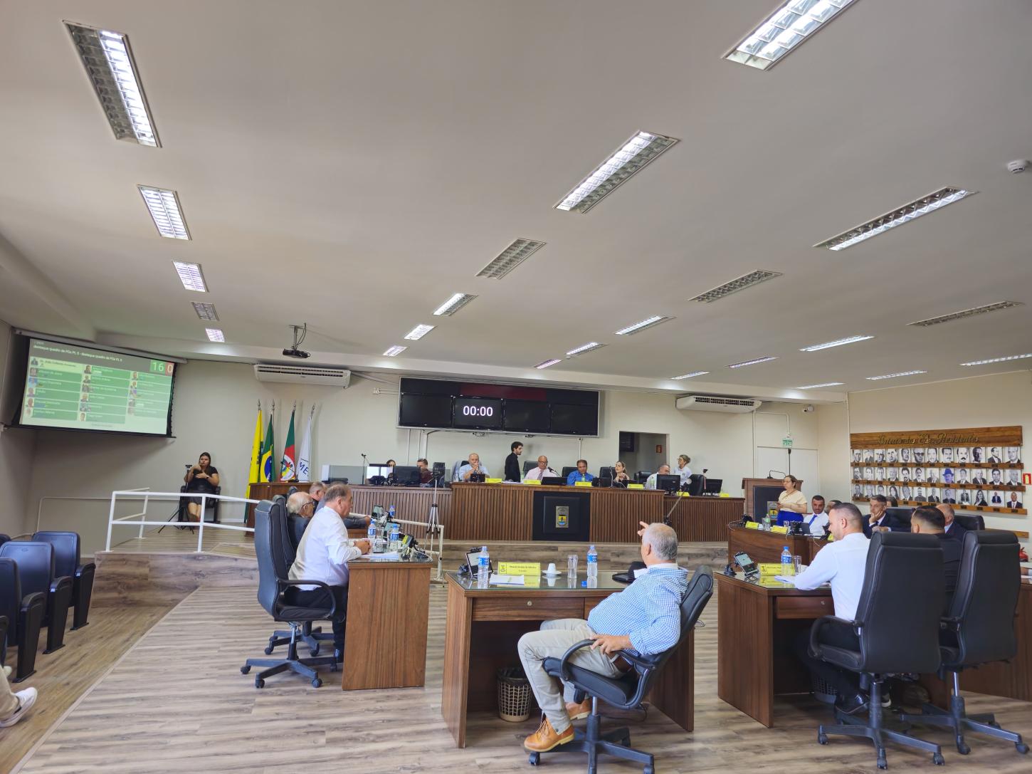 Câmara de Guaíba aprova reforma administrativa, desconto do IPTU e isenção fiscal do transporte coletivo