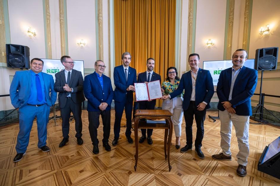 CMPC e governo do Estado lançam projeto para reintroduzir mais de 6 mil mudas de espécies florestais nativas no RS