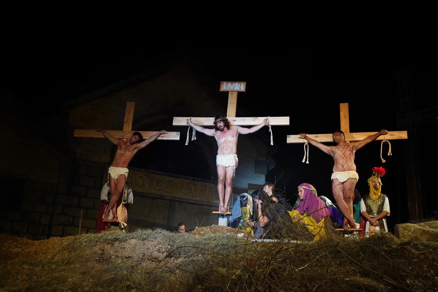 Espetáculo “A Paixão de Cristo” emociona o público nas ruínas do Matadouro São Geraldo