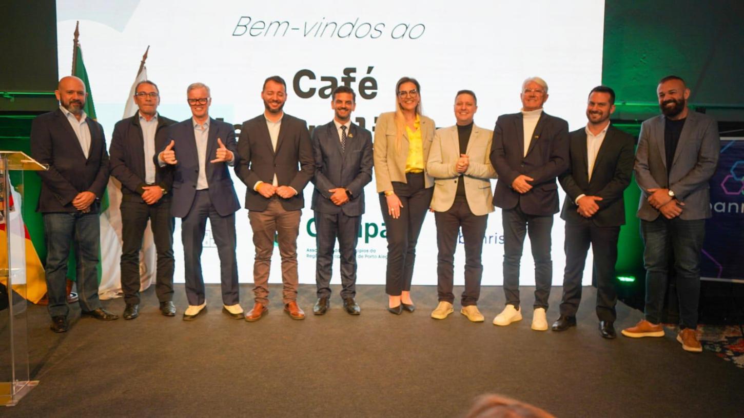 Prefeito Marcelo Maranata toma posse para o segundo mandato à frente da Granpal