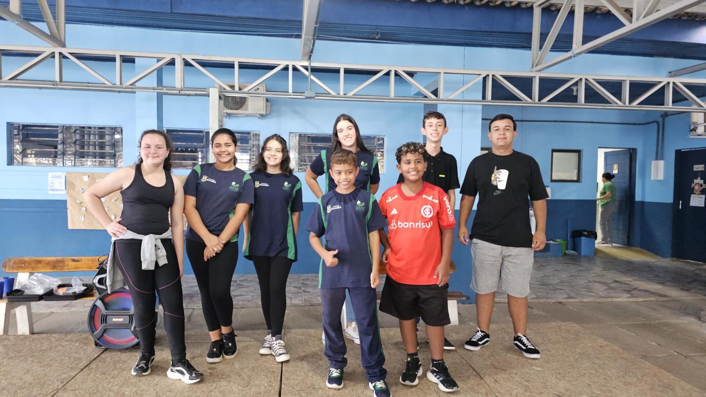Concurso Interno de Oratória mobiliza alunos da escola Anita Garibaldi