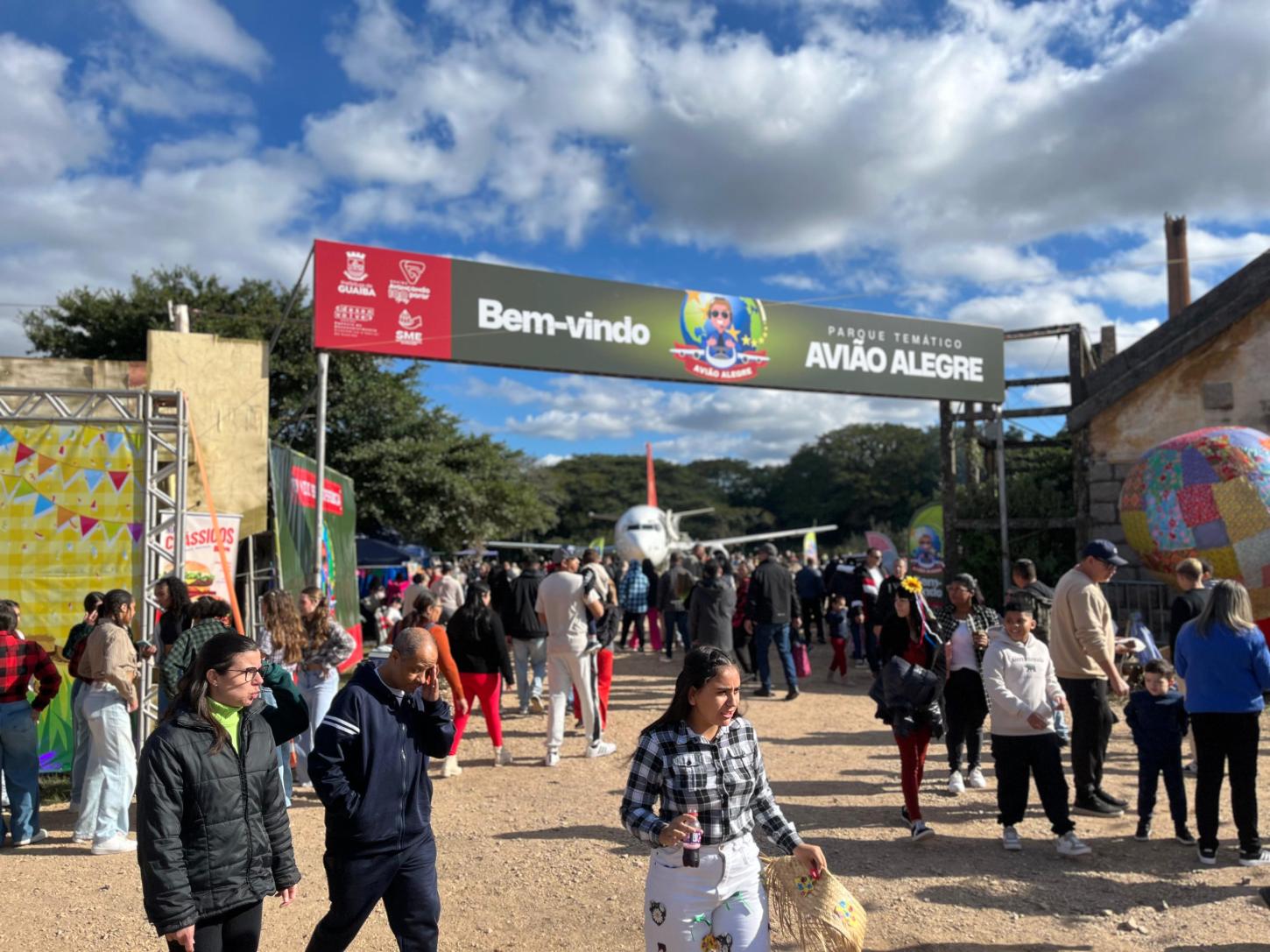 Com o 'Avião Alegre', mais de 12 mil pessoas prestigiam a Festa Junina de Guaíba no saladeiro São Geraldo