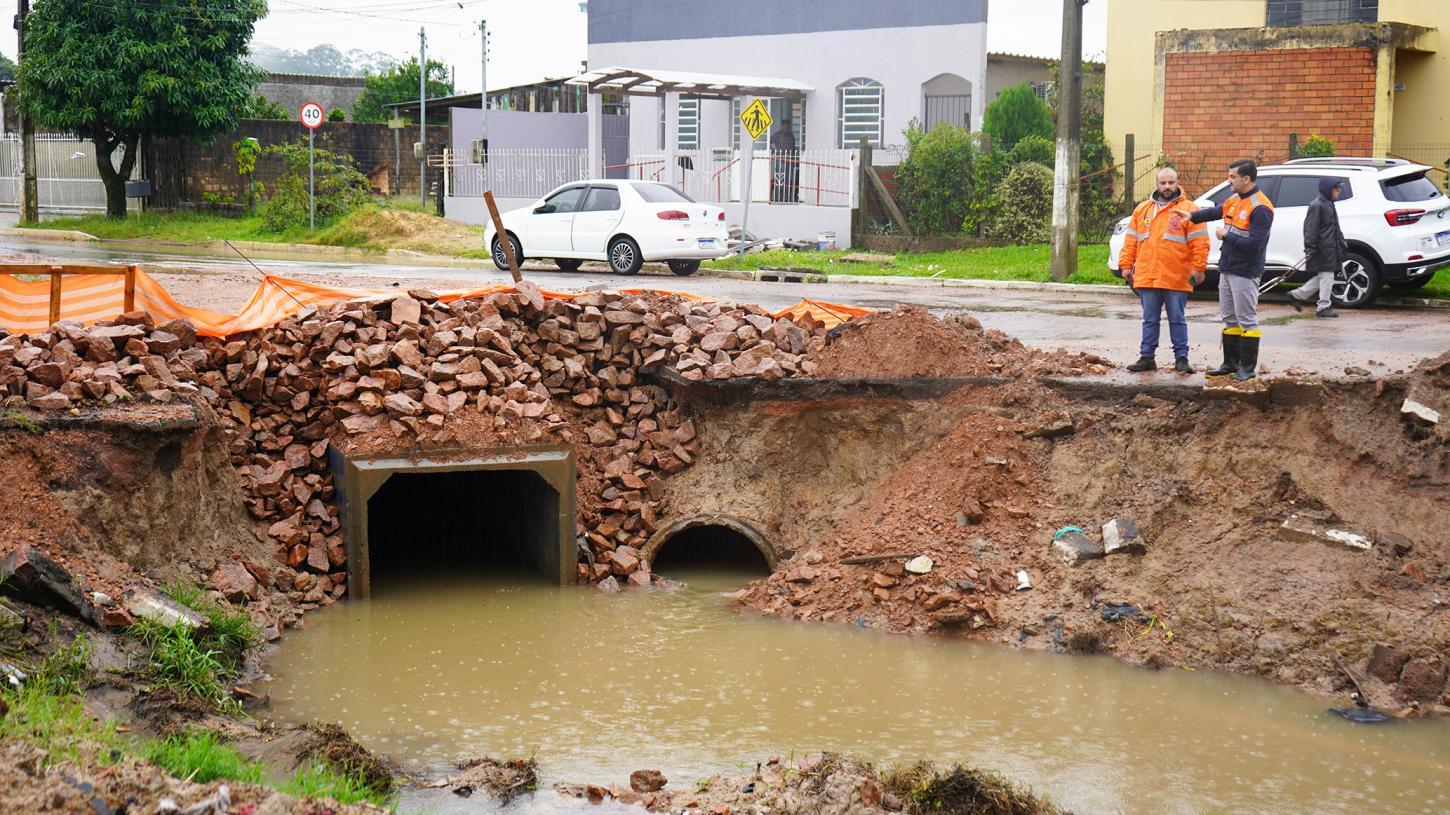 Forte chuva causa alagamentos e deixa Guaíba e região em alerta