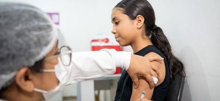 Vacinação contra HPV para jovens de 15 a 19 anos é prorrogada até o final de 2025