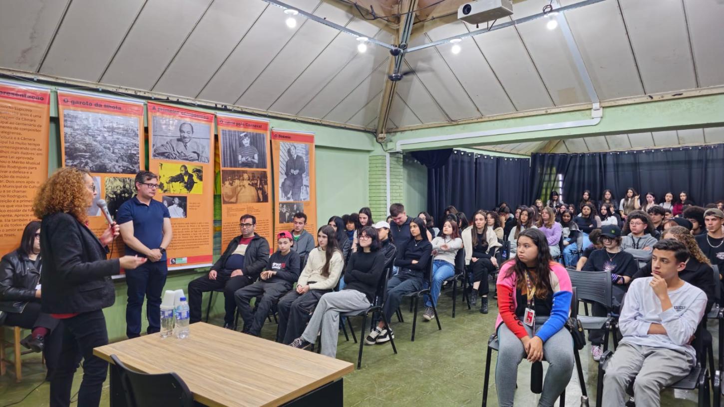 Colégio Augusto Meyer celebra 50 anos com a Semana dos Direitos Humanos