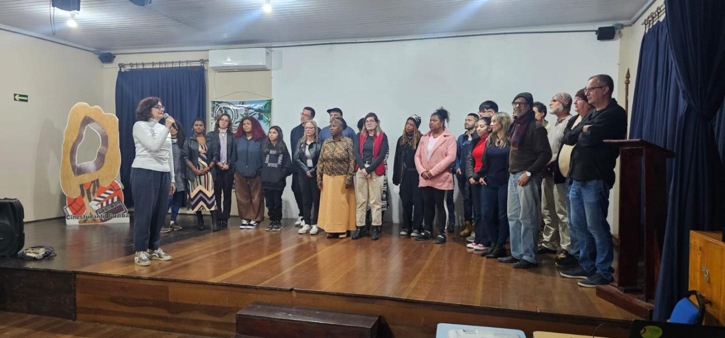 Com cenários e elenco de Guaíba, filme “Perdidos” faz sua pré-estreia no auditório da escola Gomes Jardim