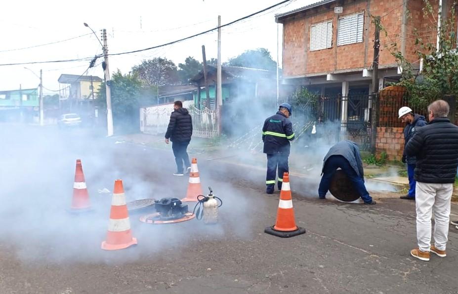 Corsan vistoria ligações de águas pluviais ao esgoto doméstico para identificar irregularidades em Guaíba