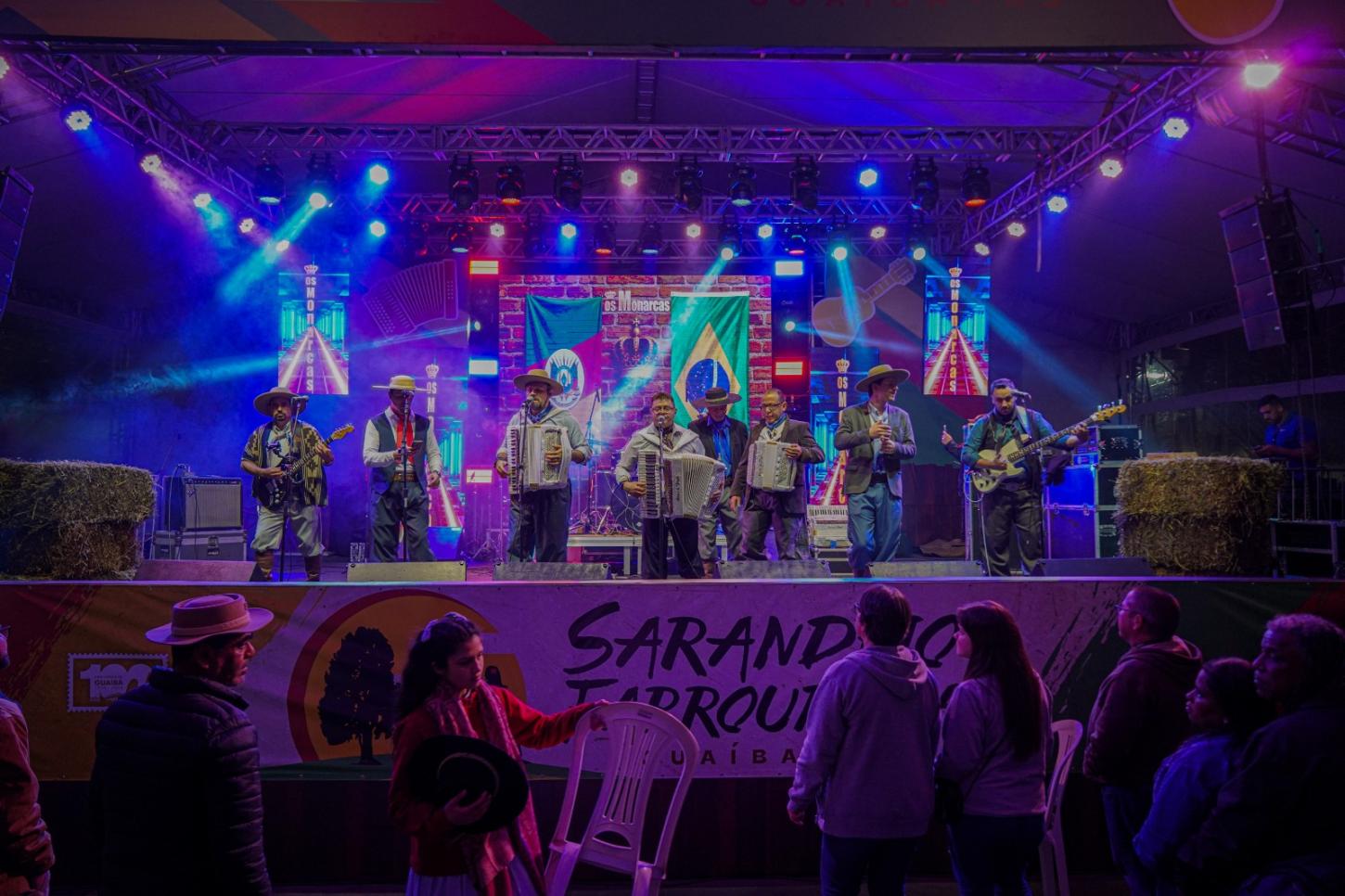 Grande público participa da primeira noite do Sarandeio Farroupilha; veja a programação completa