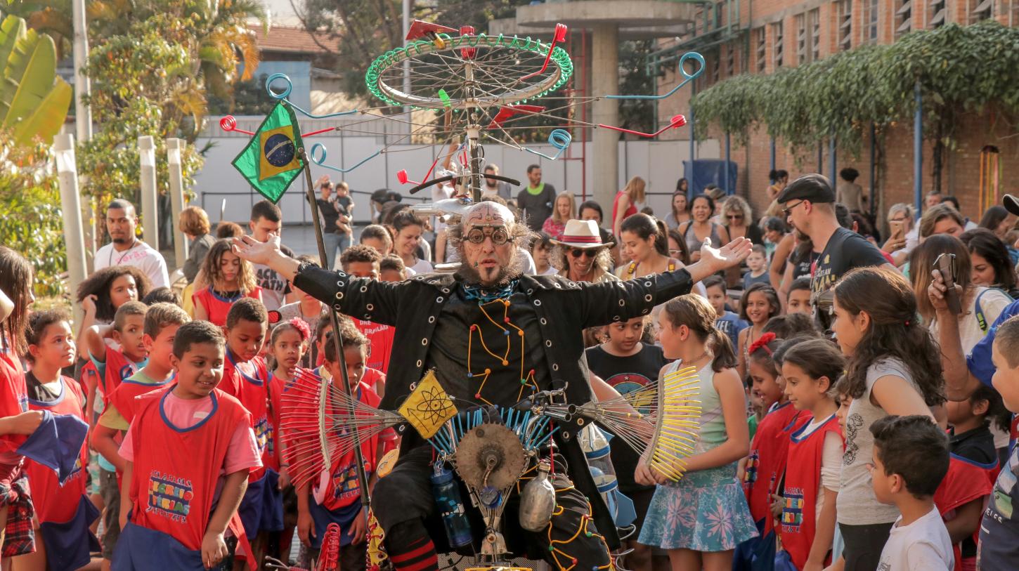 Grupo 'De Pernas Pro Ar' abre a programação de setembro no 4º Encontro de Cultura Popular e Teatro