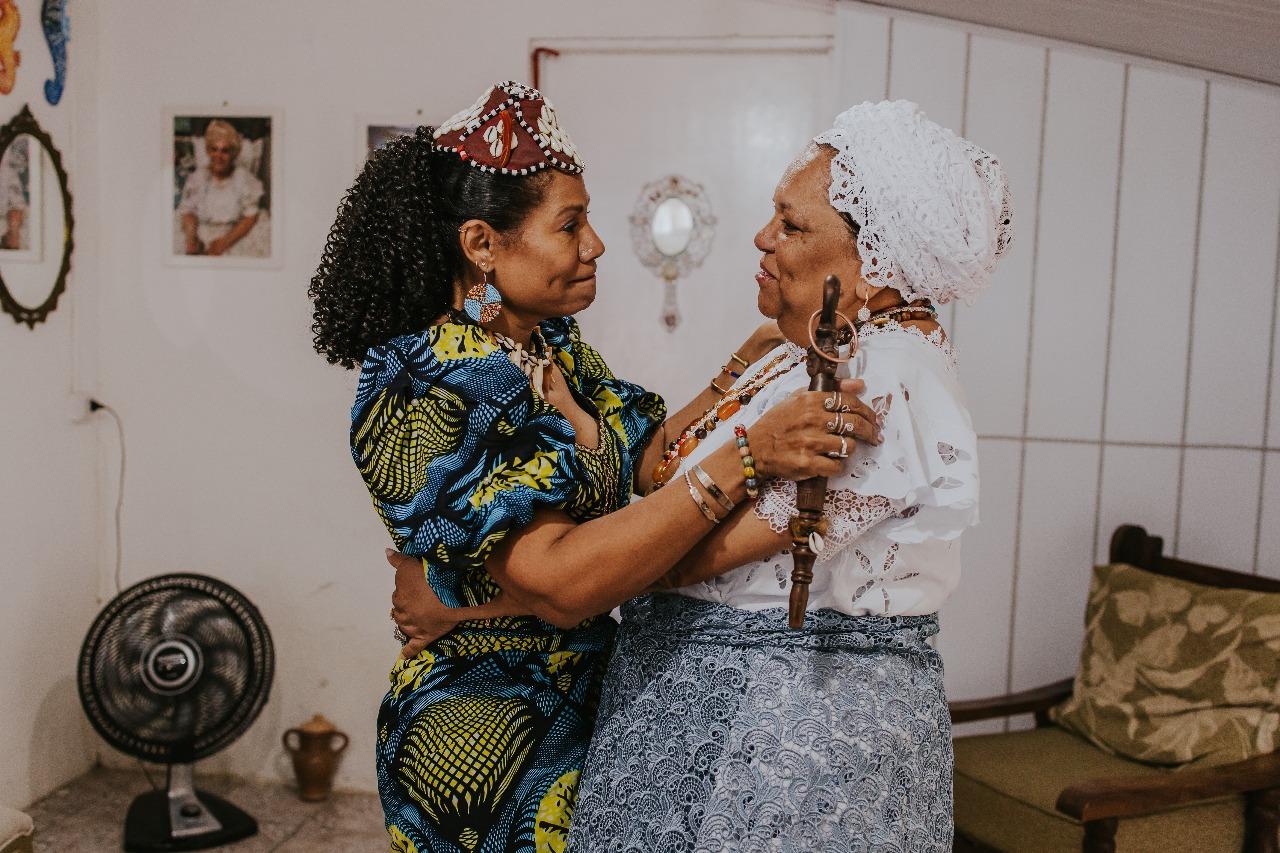 Rainha do Congo realiza visita histórica ao terreiro Águas Claras, em Guaíba