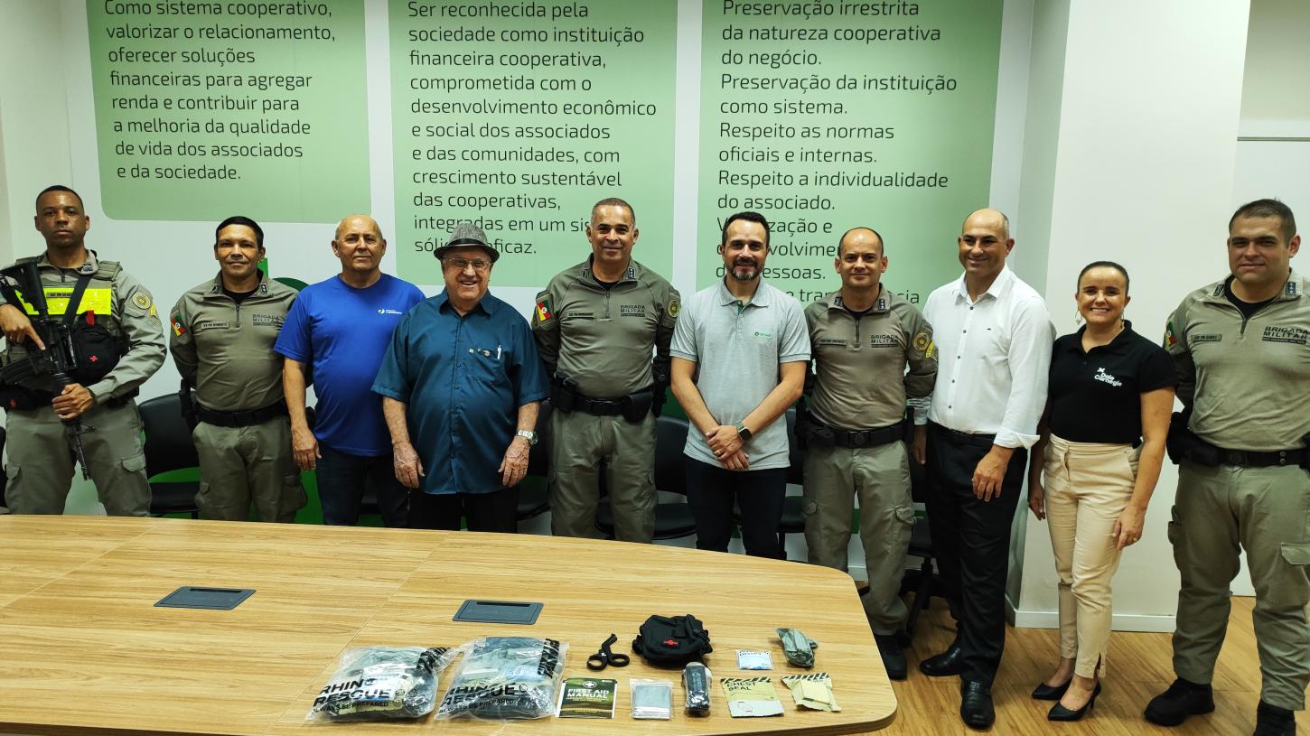 Brigada Militar recebe kits de atendimento pré-hospitalar de combate em Guaíba