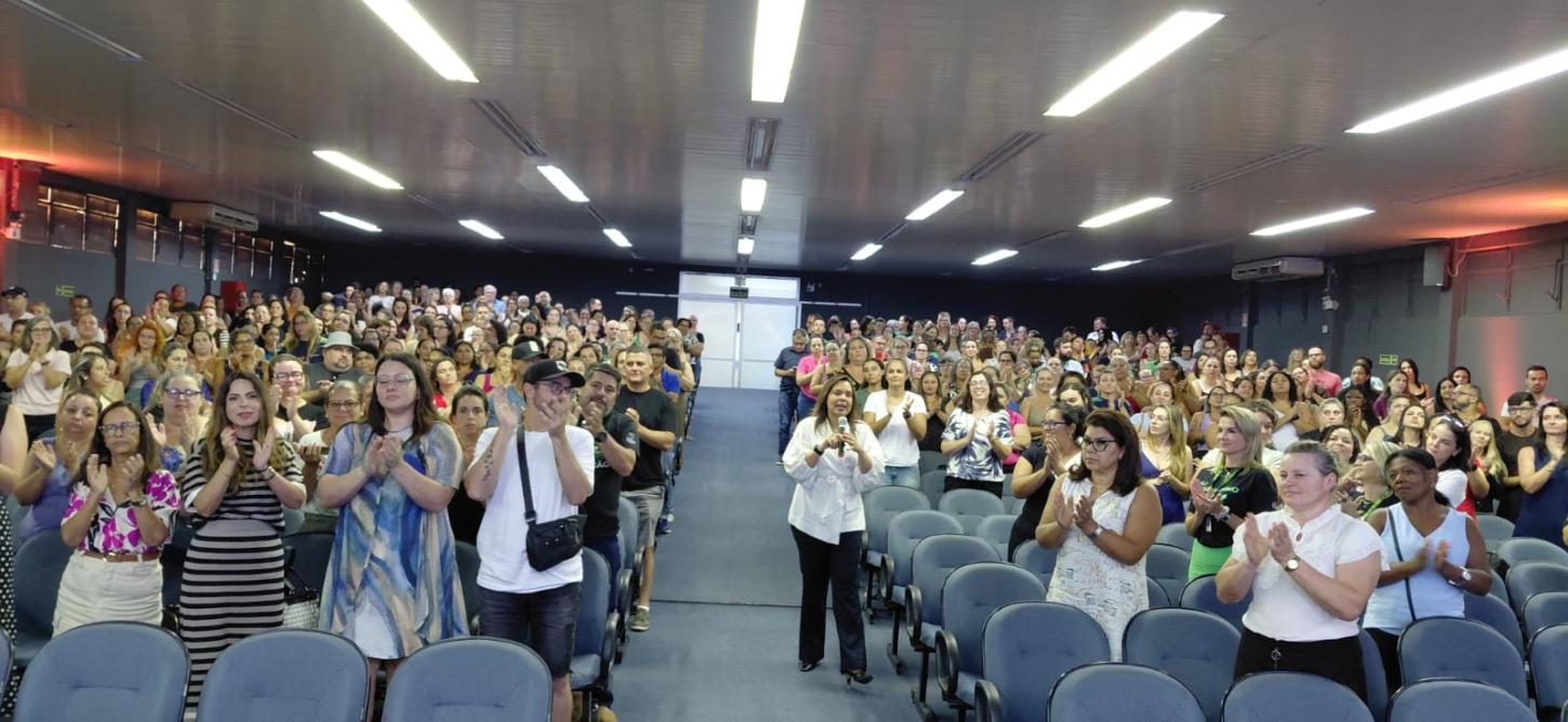 Evento reúne profissionais das escolas municipais de Guaíba para acolhimento e alinhamento pedagógico do ano letivo