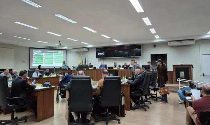 Câmara de Guaíba aprova LDO de 2027 com previsão de queda nas receitas e despesas